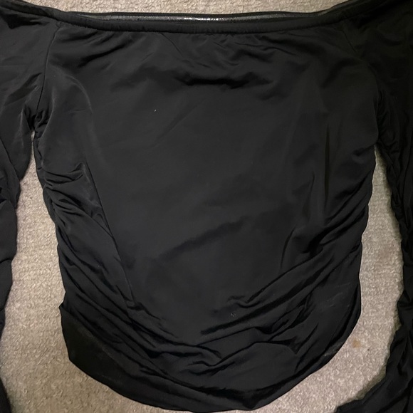 Corey off the shoulder gathered top - Picture 4 of 6